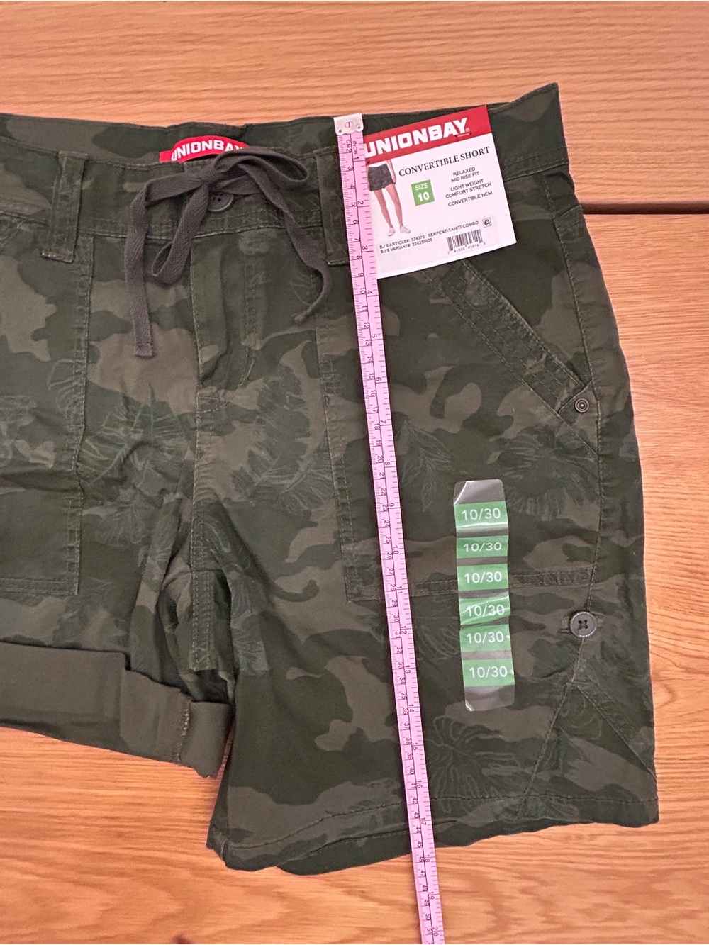 NWT UnionBay Womens Size 10 Olive Green Camo "Serpent-Tahiti" Print Cargo Shorts - Picture 7 of 12